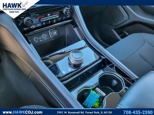 Used 2023 White Jeep Laredo image 20