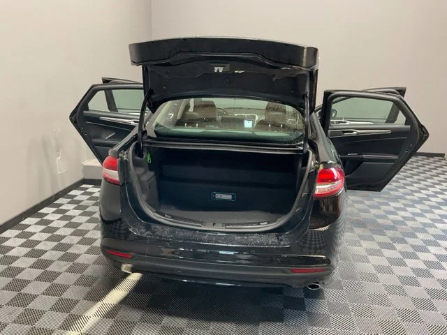 Used 2018 Black Ford SE Luxury image 29