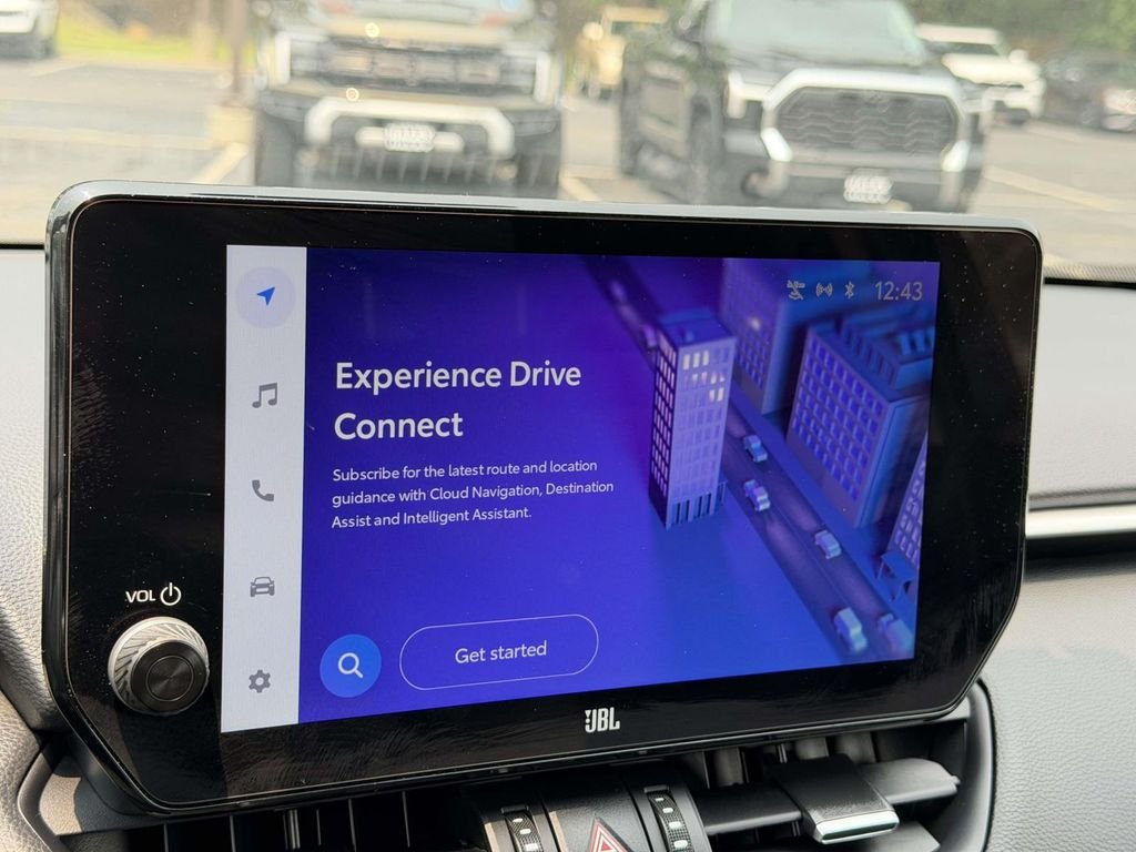 Certified Used 2025  Toyota XLE Premium image 3