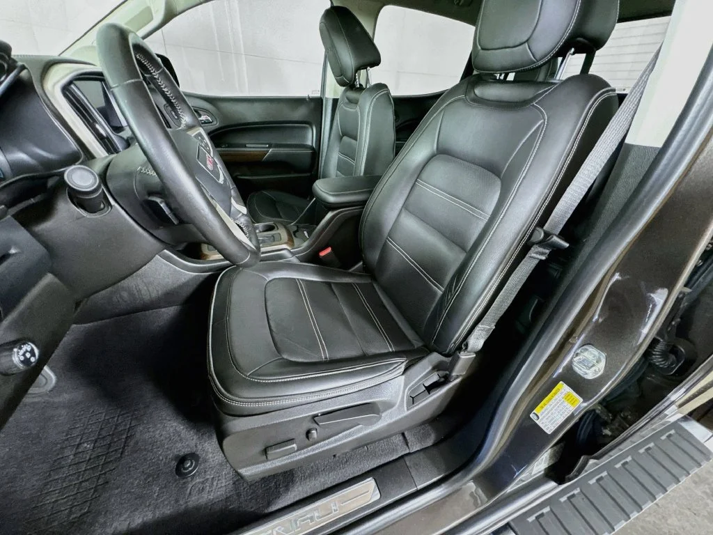 Used 2020 Gray GMC Denali image 25