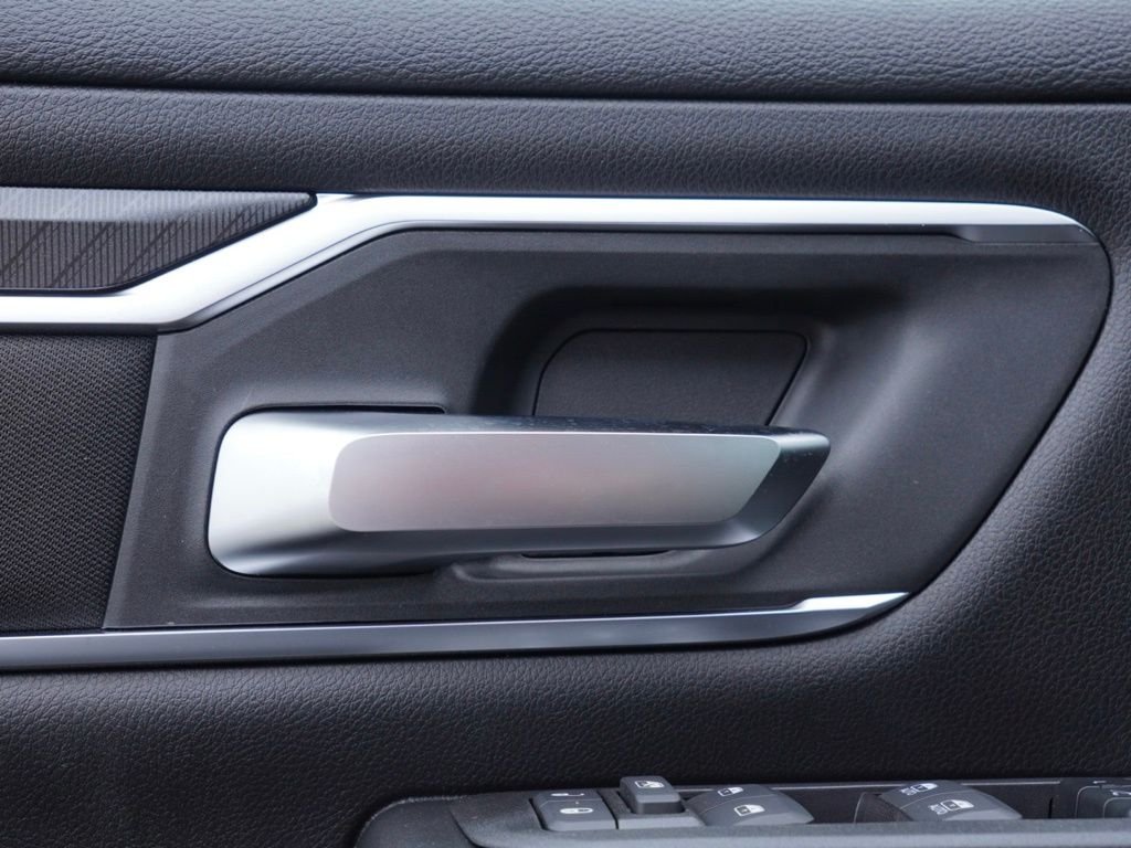 New 2026 Granite Crystal Metallic Clear-Coat Exterior Paint RAM Big Horn Level 2  Night Edition image 11