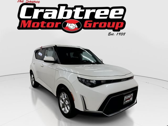 Used 2023 White Kia LX image 1