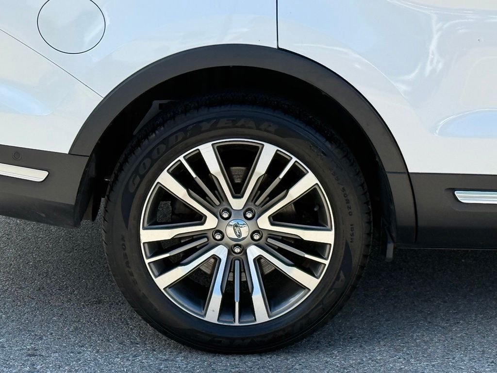 Used 2019 White Platinum Clearcoat Metallic Ford Platinum image 13