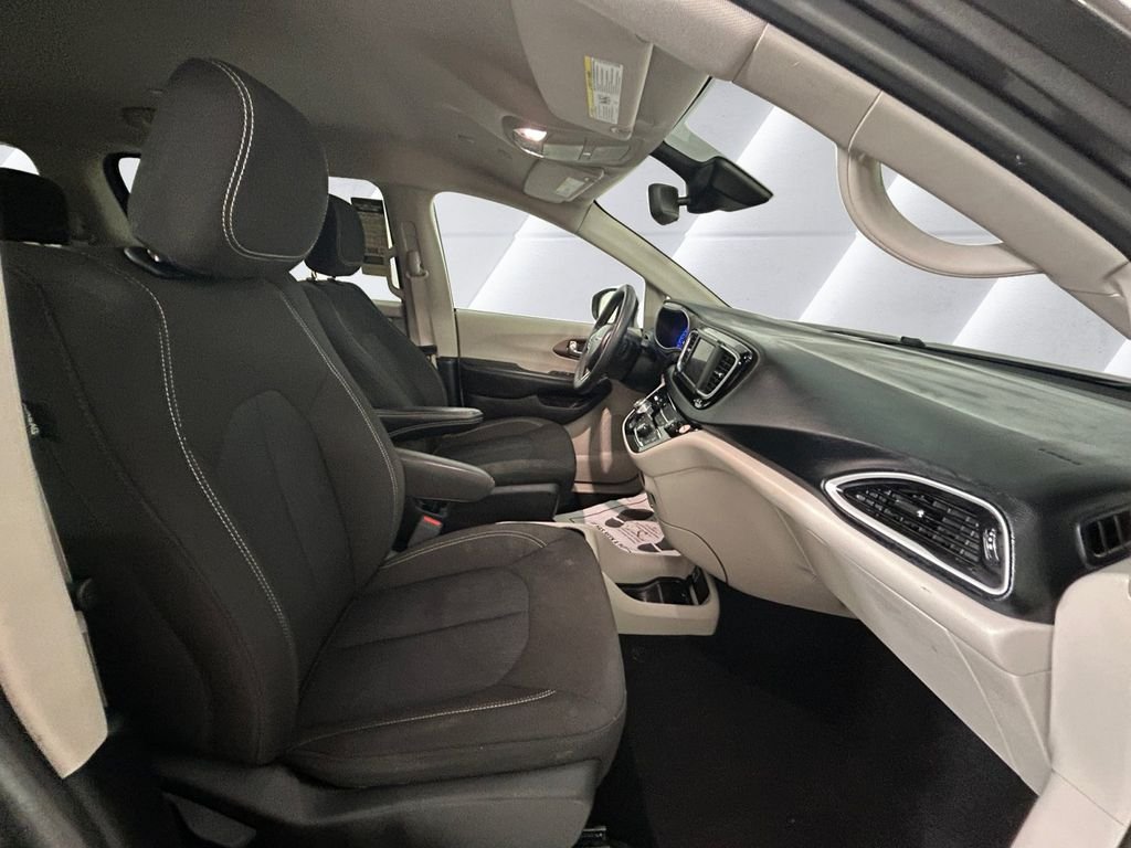 Used 2023 Gray Chrysler LX image 13