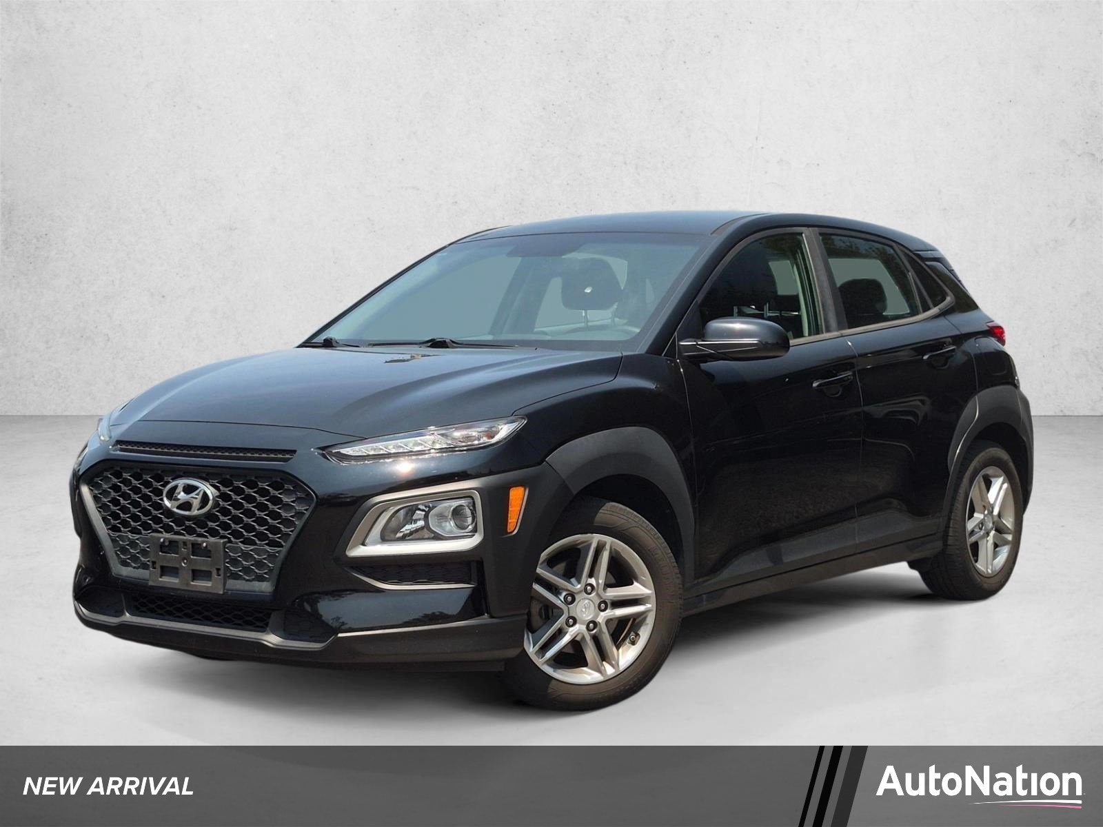 Used 2018 Ultra Black Hyundai SE image 1