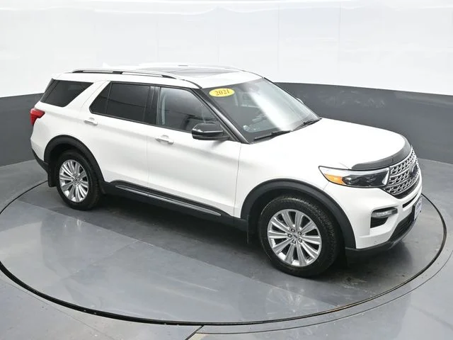 Used 2021 White Ford Limited image 15