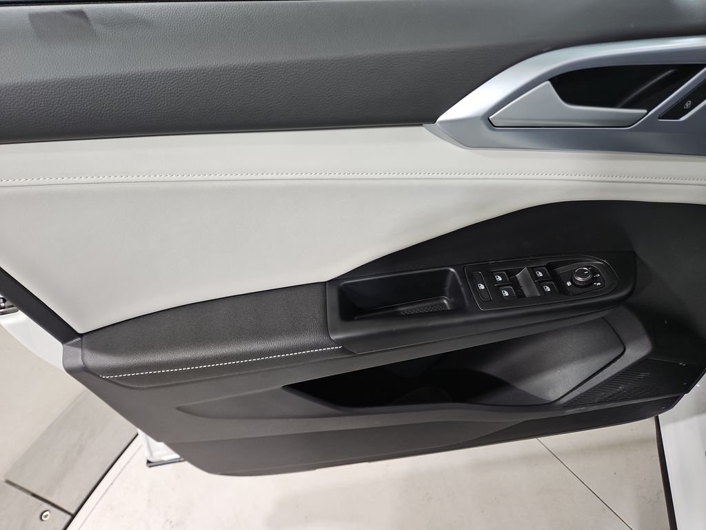 New 2026 White Volkswagen 1.5T SE image 10