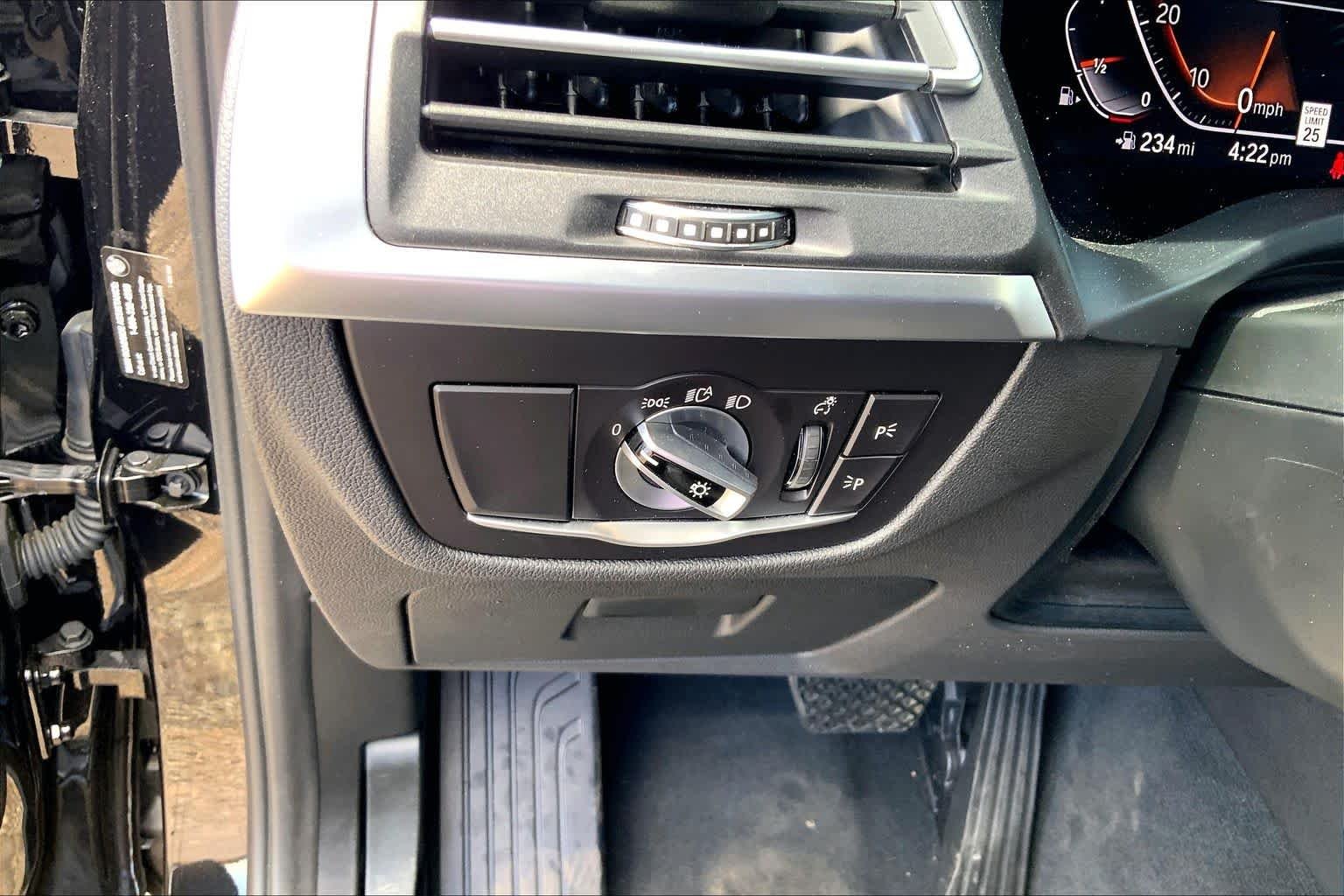 Used 2023 Black Sapphire Metallic BMW xDrive30i image 31