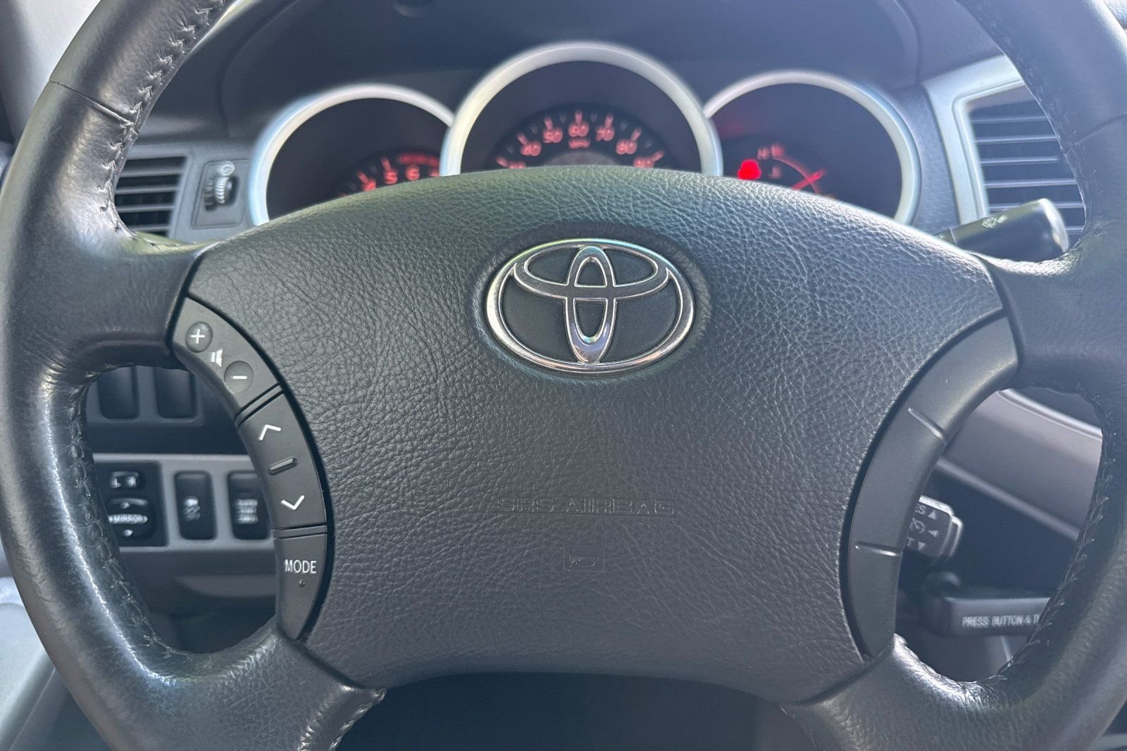 Used 2011 Silver Toyota Base image 20