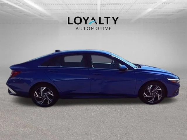 Used 2025 Blue Hyundai SEL Convenience image 6