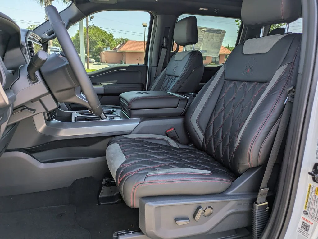 New 2026 Oxford White Ford XLT image 21