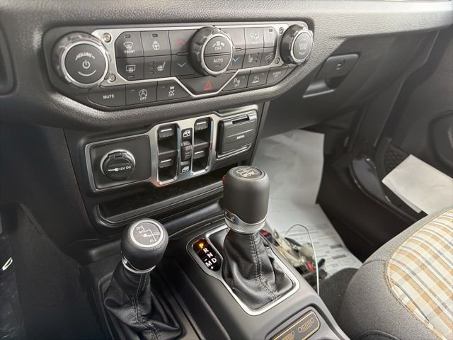 New 2026 Granite Crystal Metallic Clear-Coat Exterior Paint Jeep 85th Anniversary Edition image 20
