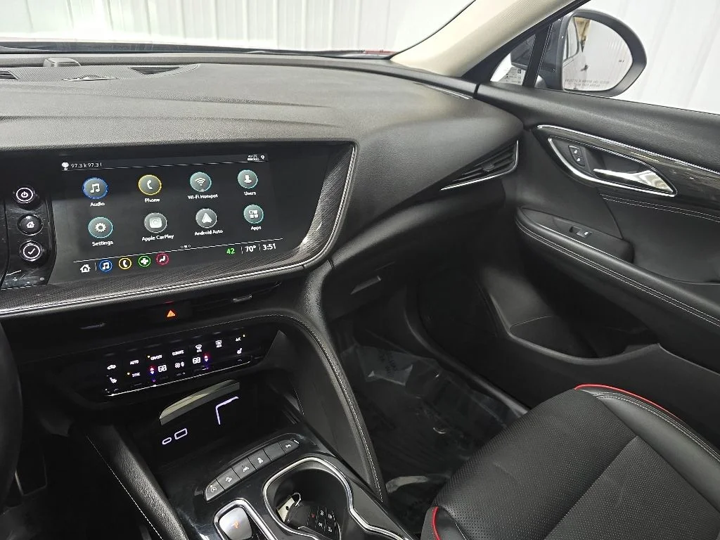 Used 2022 Red Buick Essence image 26