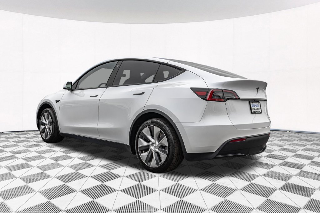 Used 2023  Tesla Long Range image 7