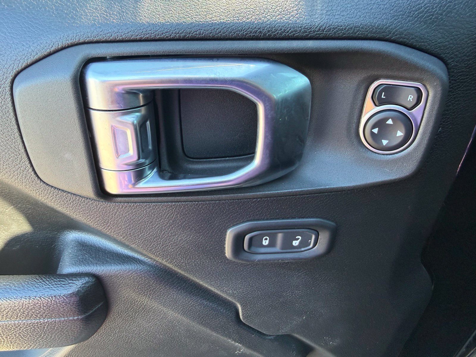 2023 Jeep Gladiator Mojave - Photo 12