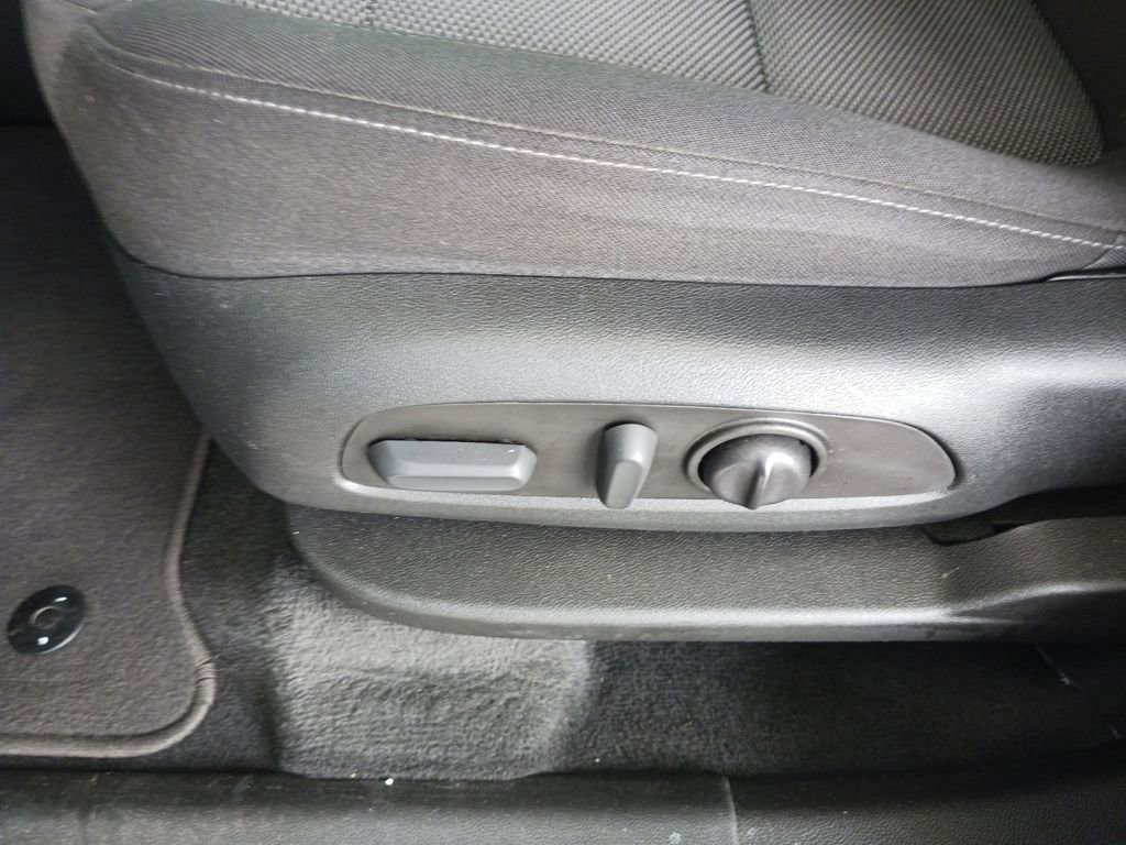 Used 2023 Sterling Gray Metallic Chevrolet LT Cloth image 21