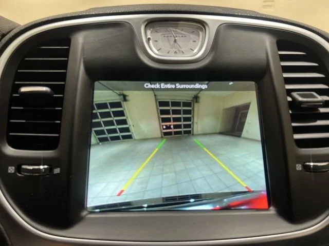 2019 Chrysler 300 Touring - Photo 13