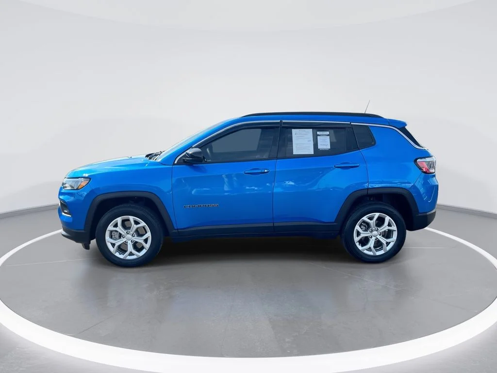 Used 2024 Blue Jeep Latitude image 5