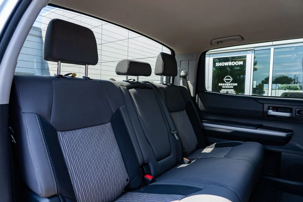 Used 2017 Silver Toyota SR5 image 26