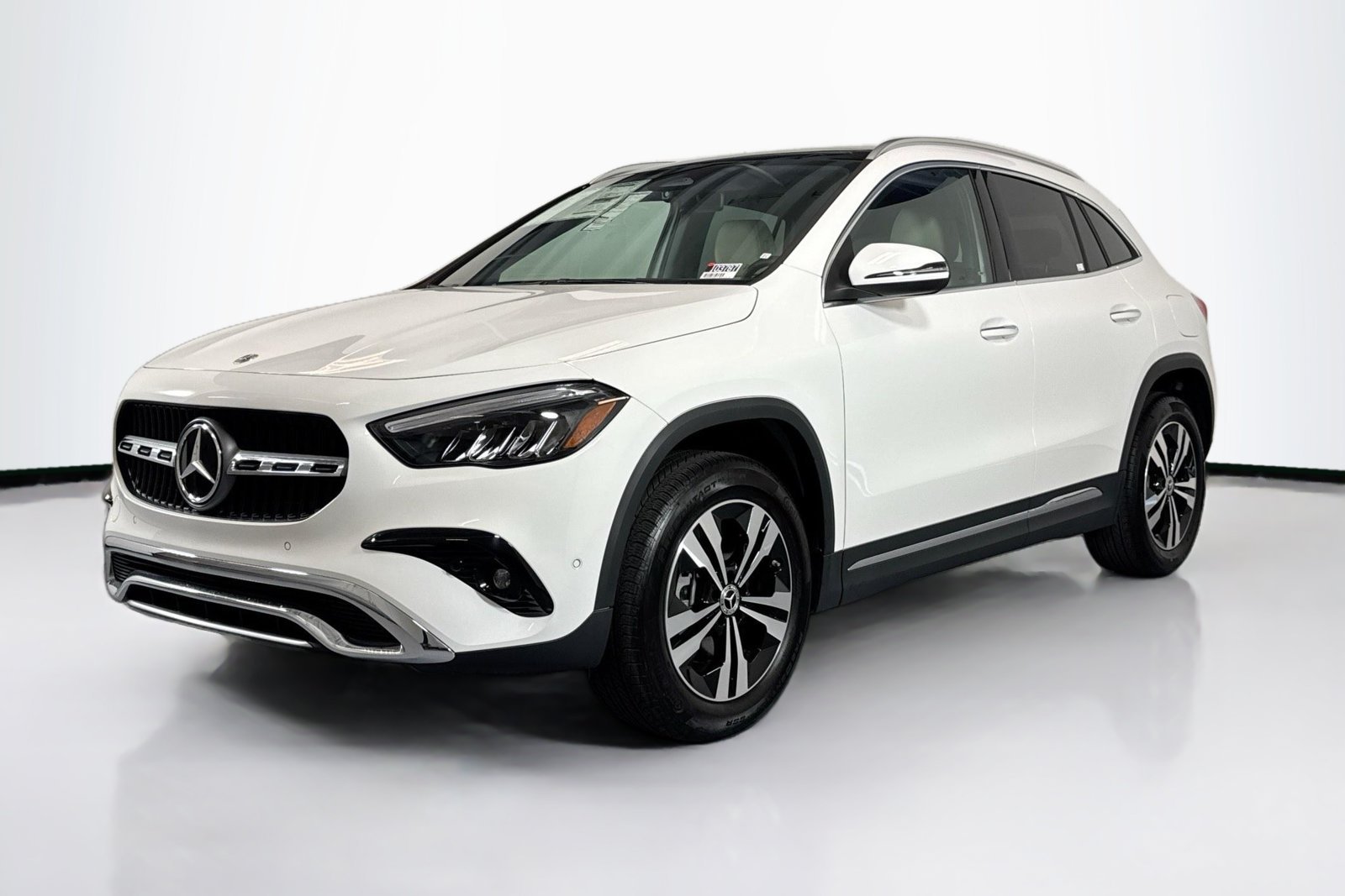 New 2026 Polar White Mercedes-Benz GLA 250 image 1
