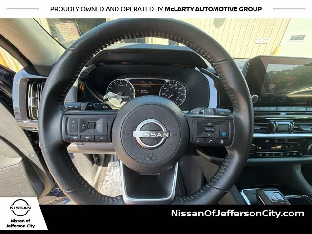Used 2025 Blue Nissan SV image 27