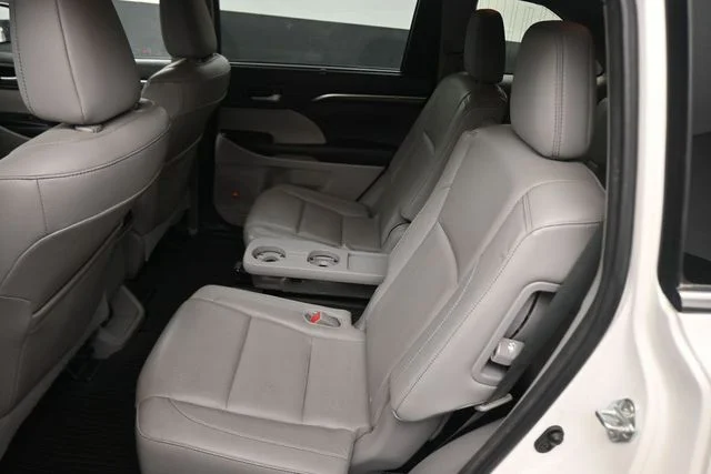 Used 2015 White Toyota Limited image 20