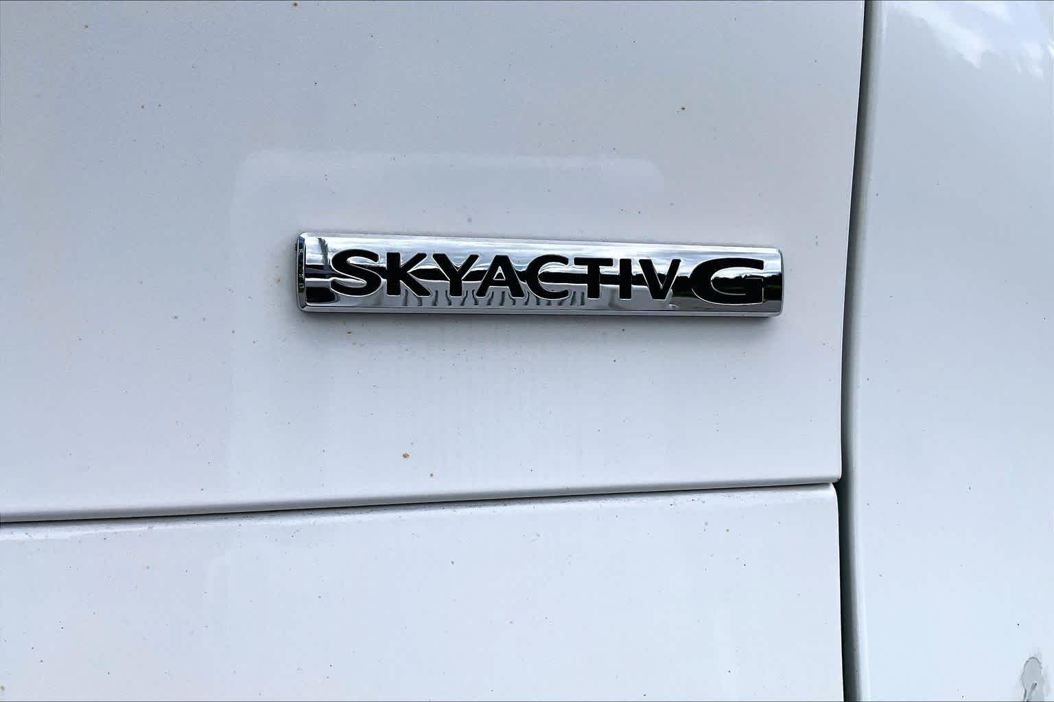 Used 2022 Snowflake White Pearl Mica Mazda 2.5 S Select Package image 10
