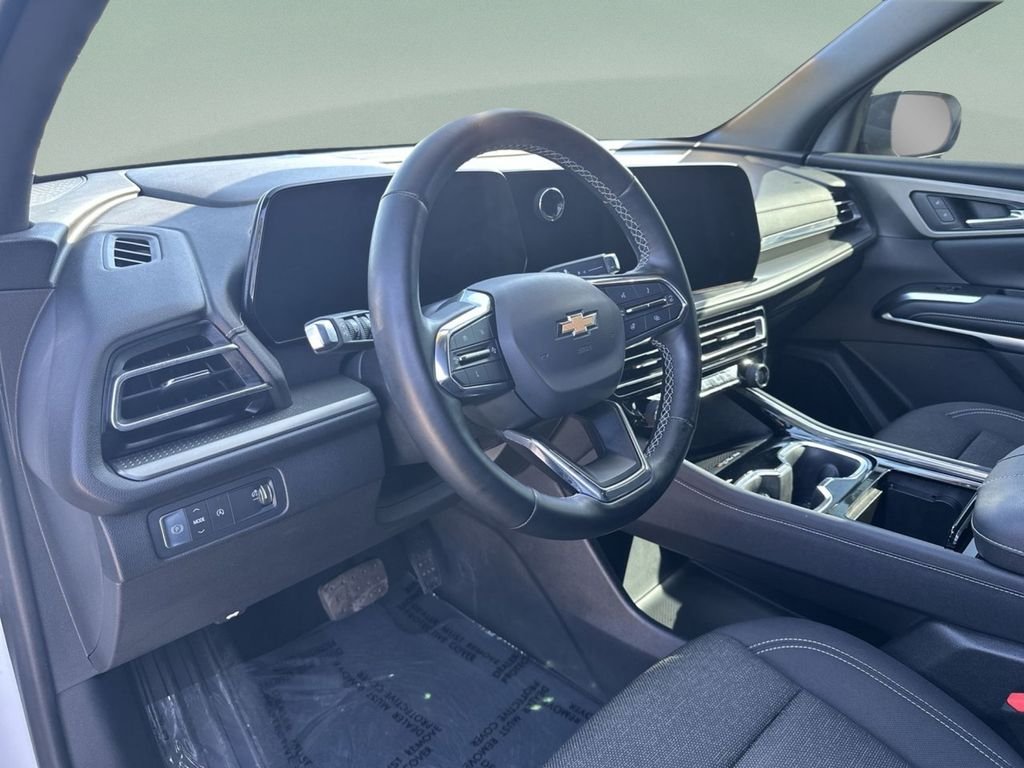 Used 2024 White Chevrolet LT image 19