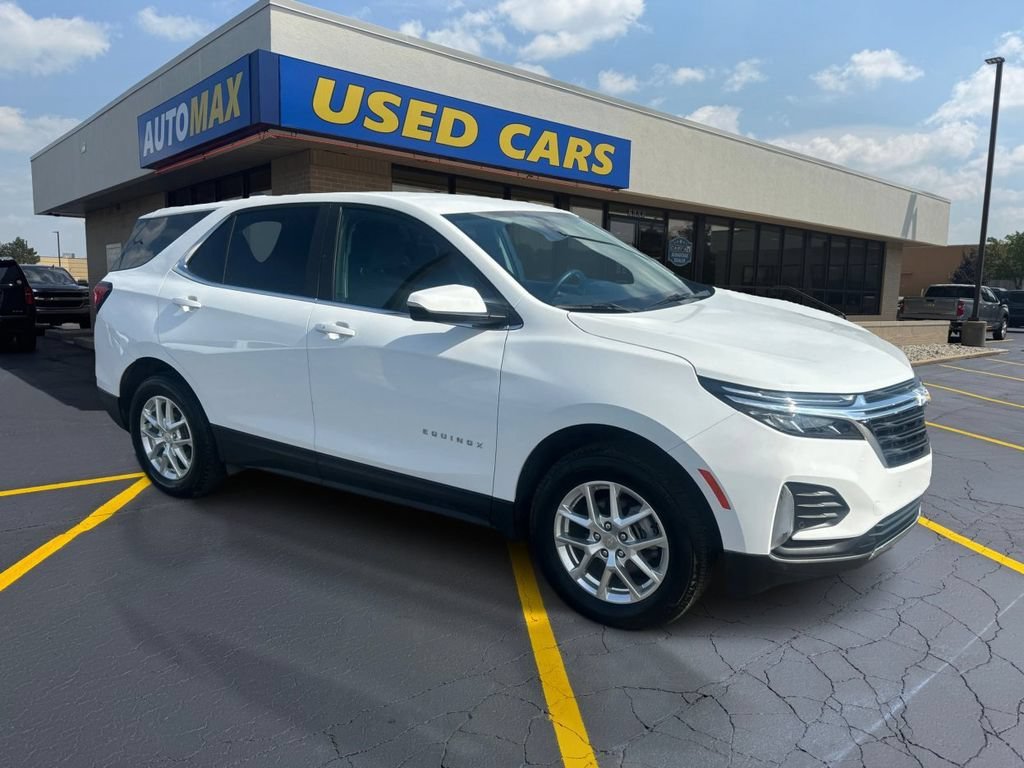 Used 2024 Summit White Chevrolet LT image 4