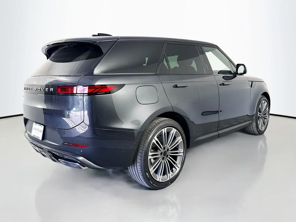 New 2026 Carpathian Grey Land Rover SE image 5
