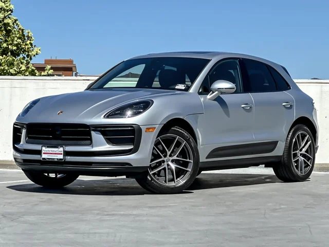 2026 Porsche Macan 