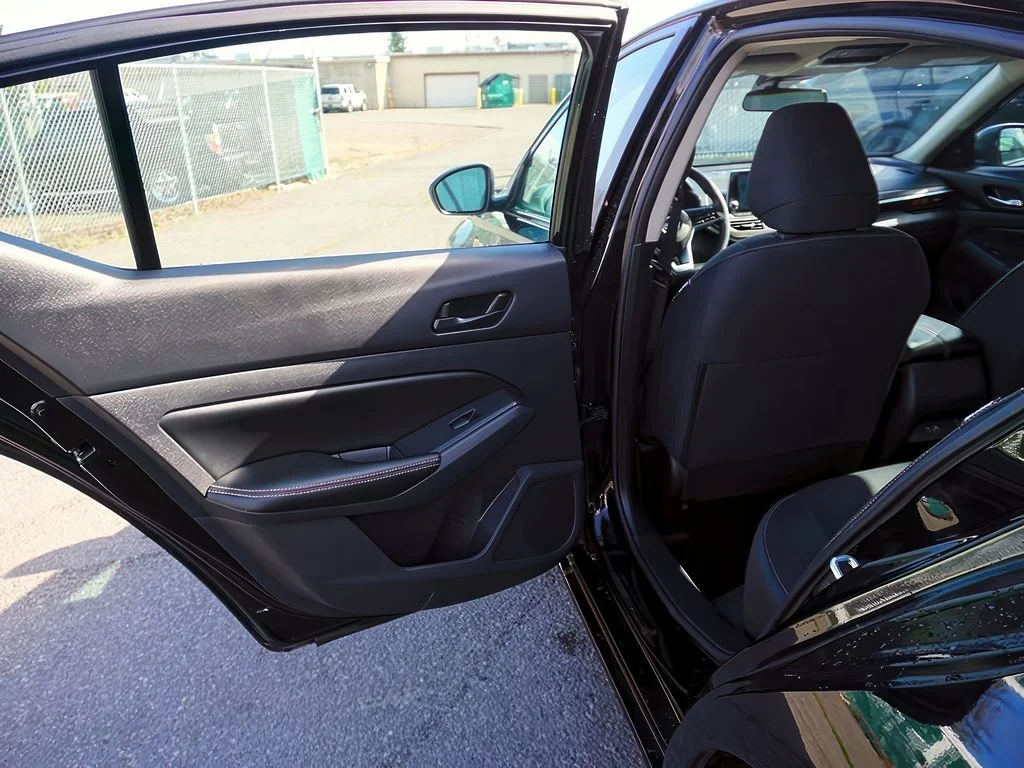 2025 Nissan Altima SV - Photo 37