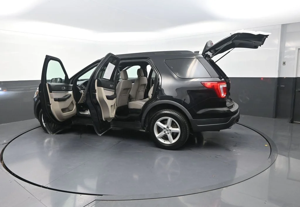 Used 2018 Black Ford Base image 35