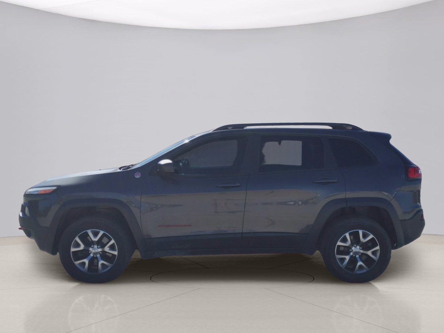 Used 2014 Gray Jeep TRAILHAWK image 2