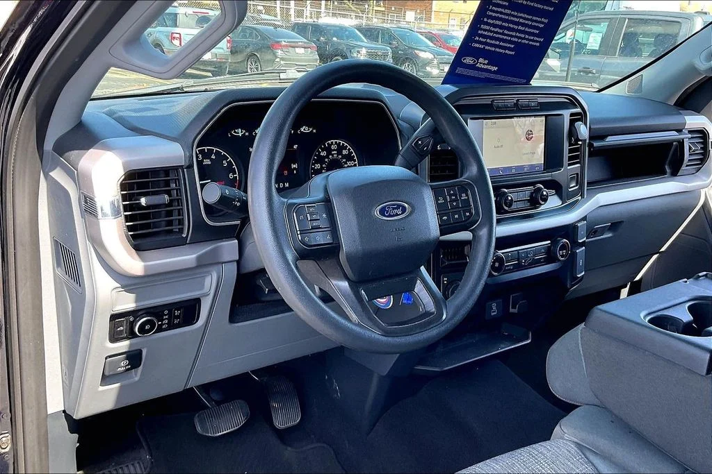 Used 2023 Blue Ford XLT image 11