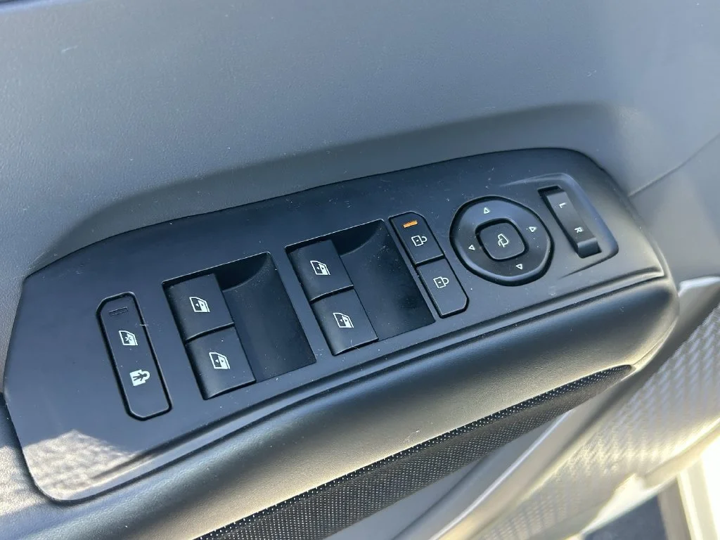Used 2024 Snow White Pearl Kia GT-Line image 20
