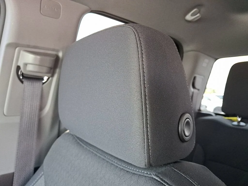 Used 2026 Summit White GMC Elevation image 51