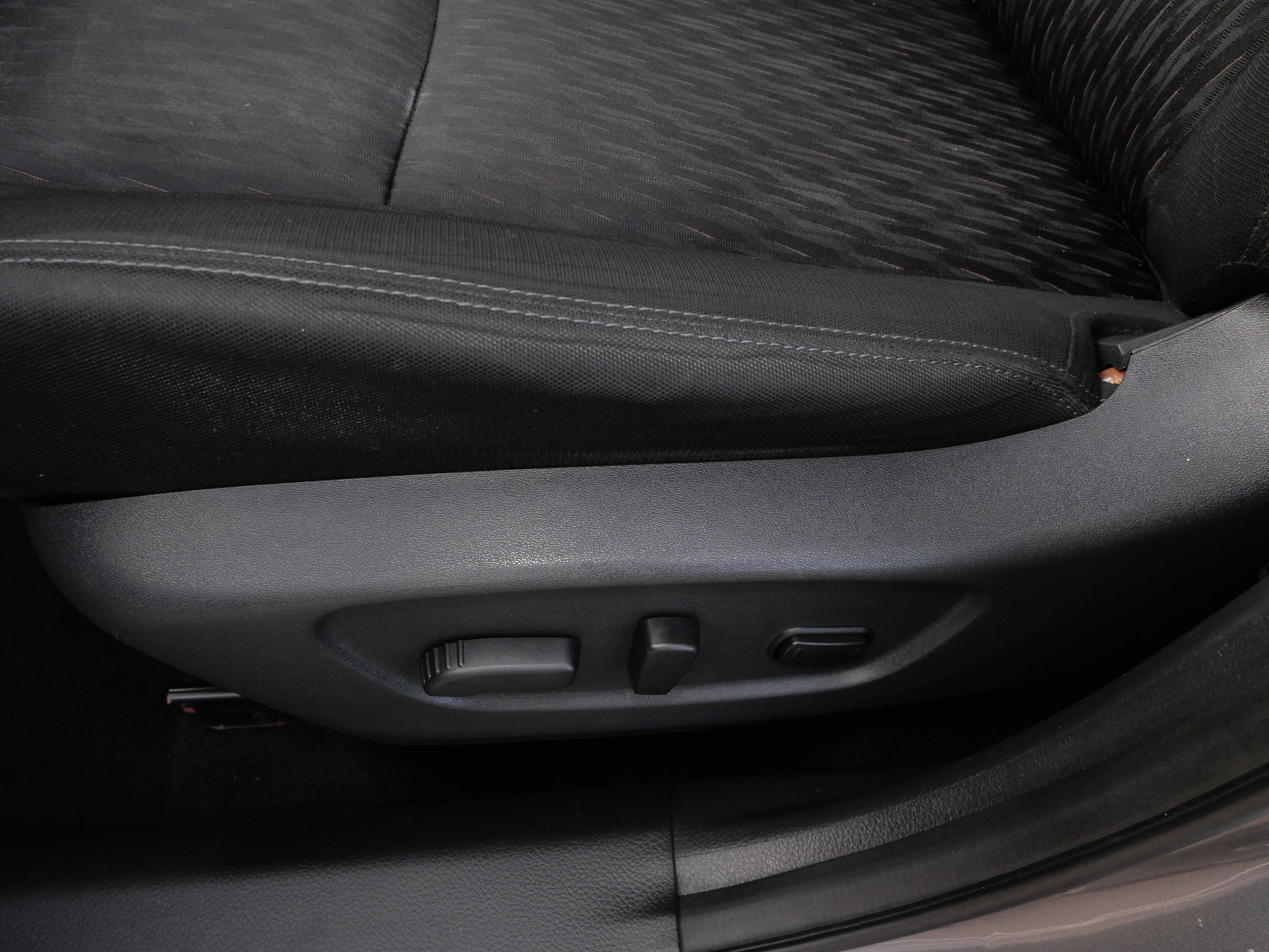 Used 2018 Gun Metallic Nissan SV image 20
