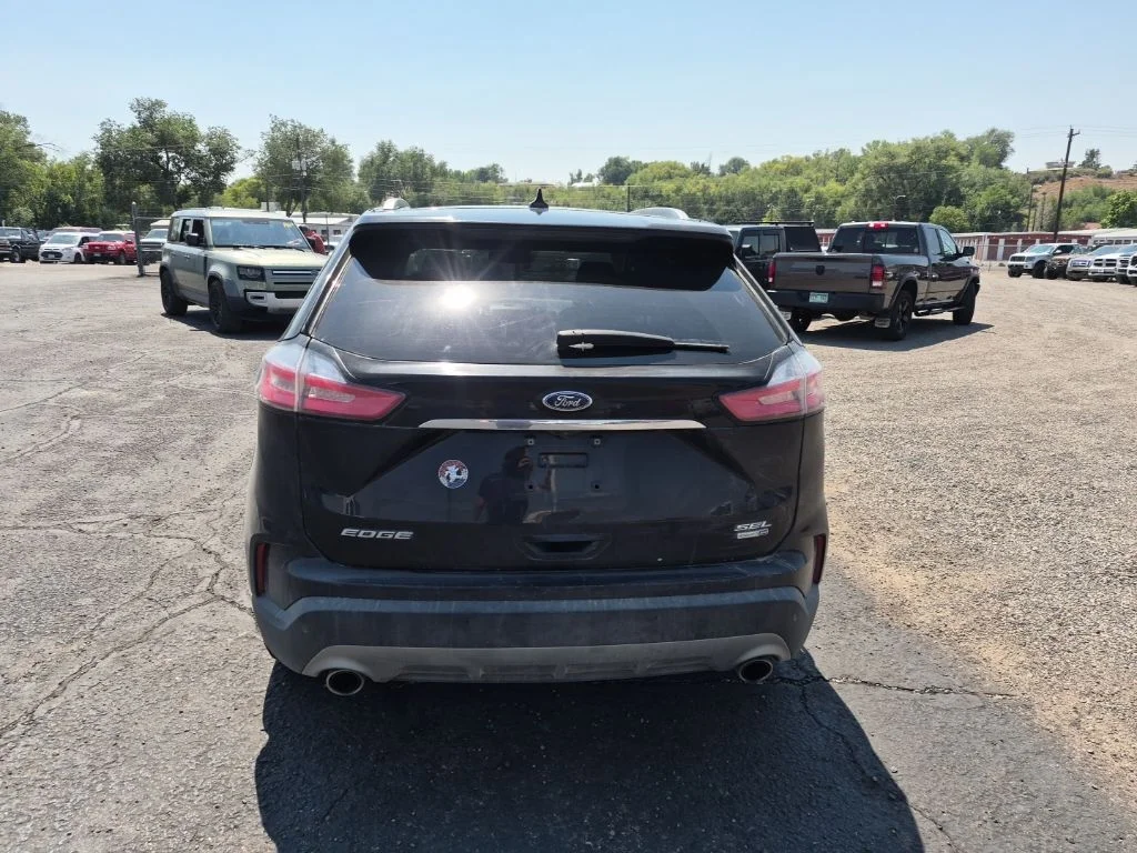 Used 2020 Black Ford SEL image 8