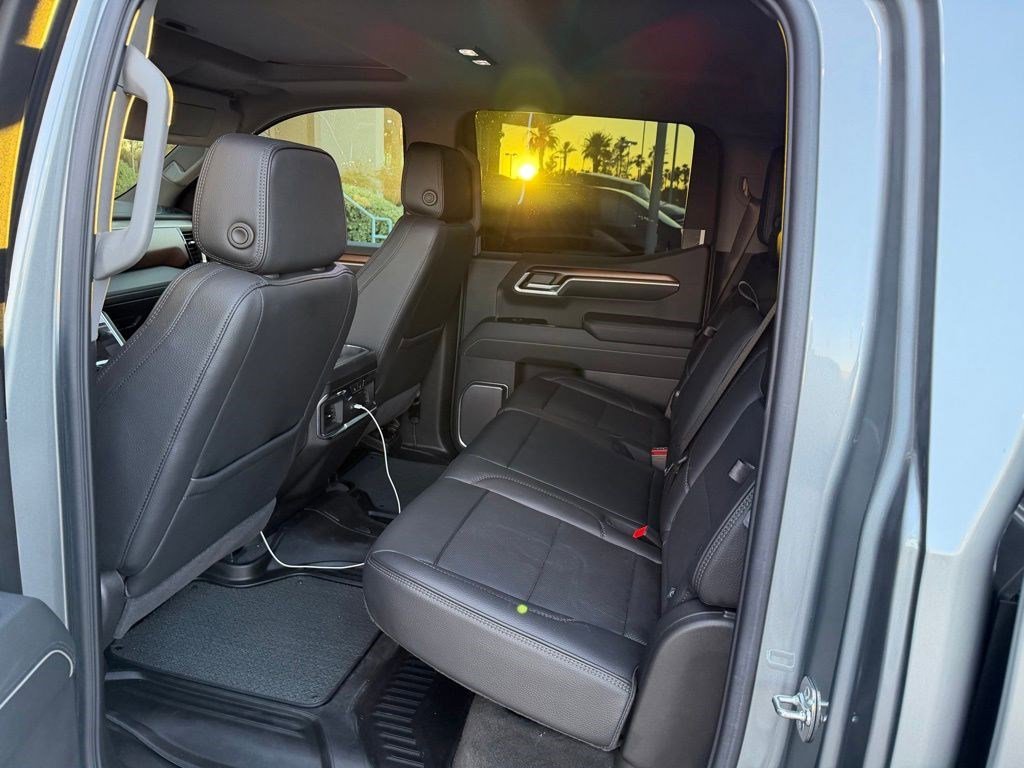 Used 2025 Sterling Metallic GMC Denali image 8