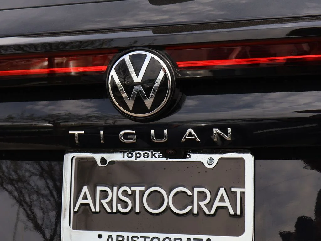 New 2026 Black Volkswagen 2.0T SE image 33