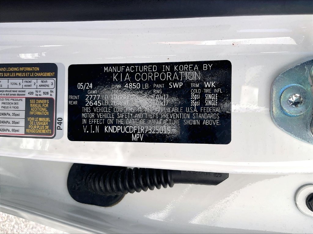 Used 2024 Snow White Pearl Kia LX image 30