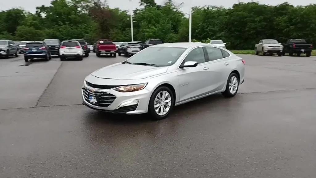 Used 2022 Silver Chevrolet LT image 4
