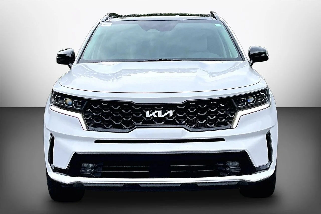 Certified Used 2022 White Kia SX image 3
