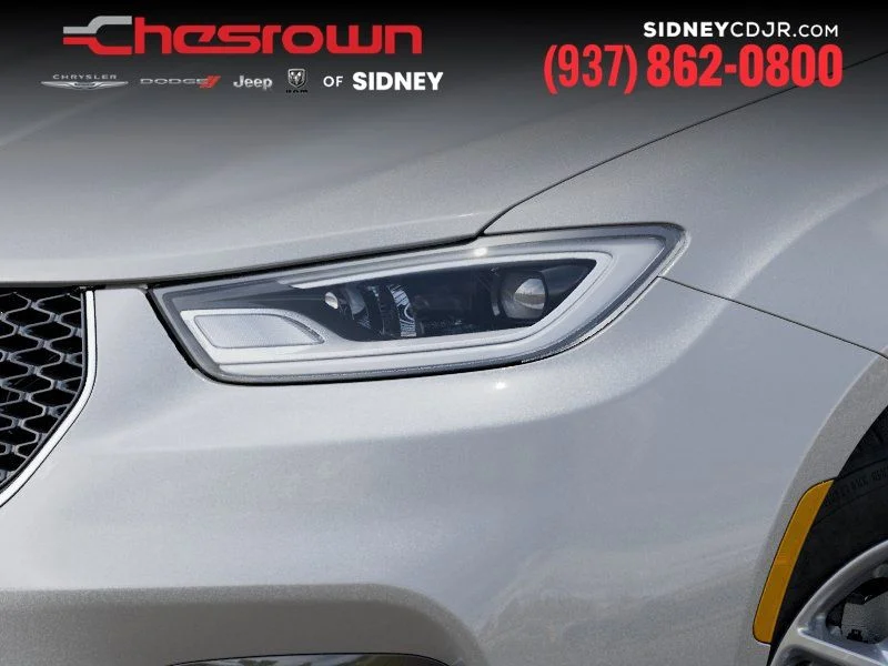 New 2026 Silver Mist Clear-Coat Exterior Paint Chrysler Select image 10