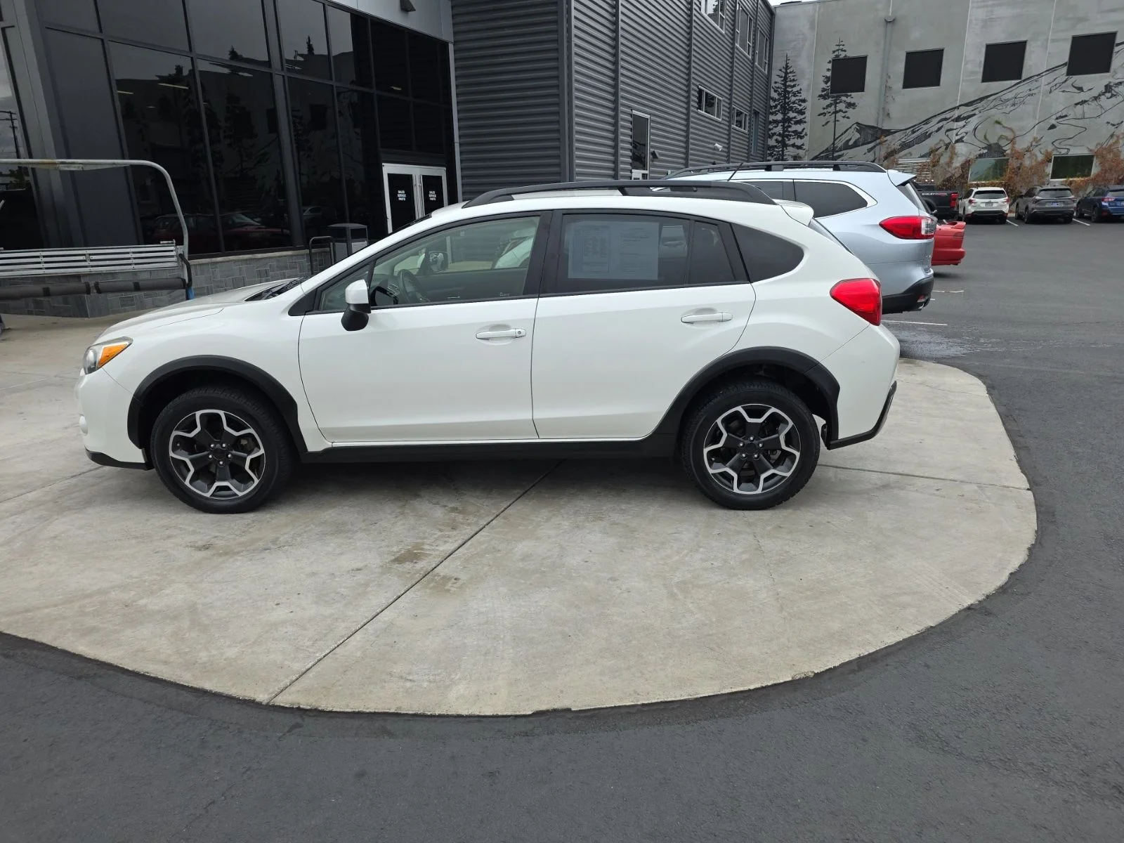 Used 2015 Crystal White Pearl Subaru 2.0i Premium image 8
