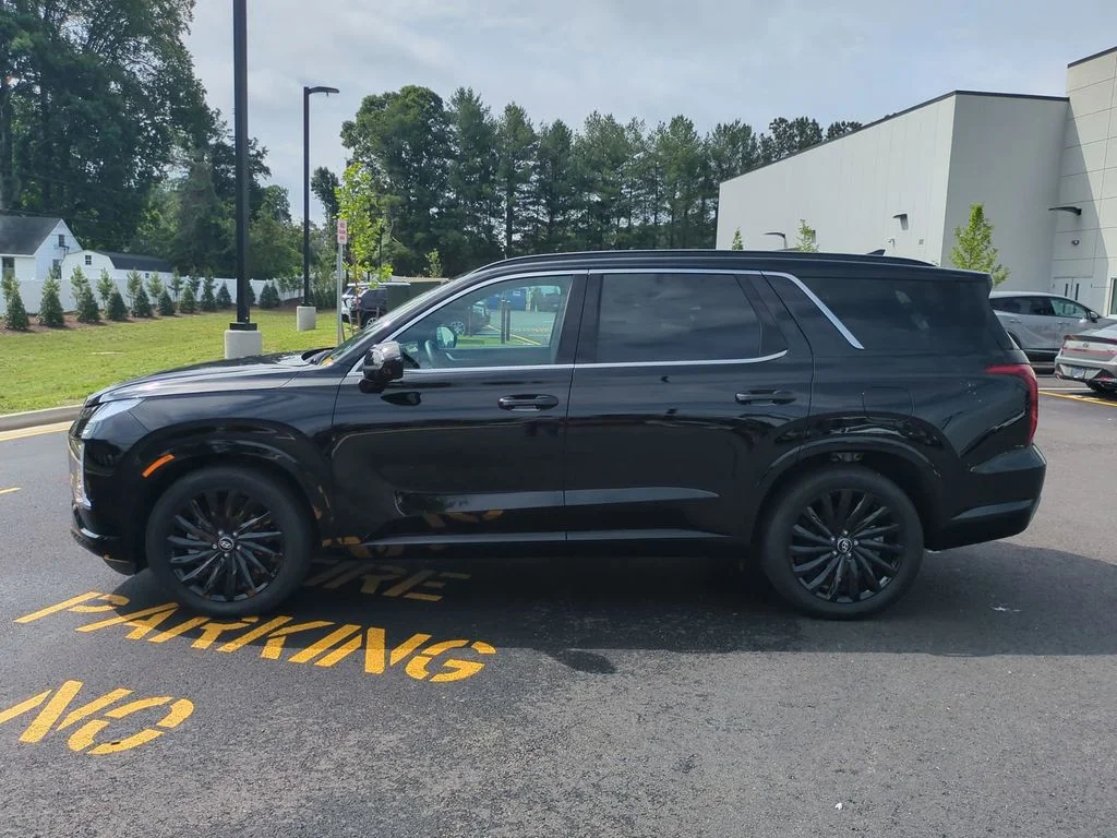 Used 2025 Black Hyundai Calligraphy Night Edition image 7