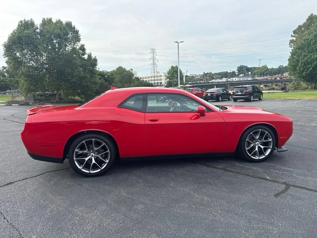 Used 2022 Torred Clearcoat Dodge GT image 9