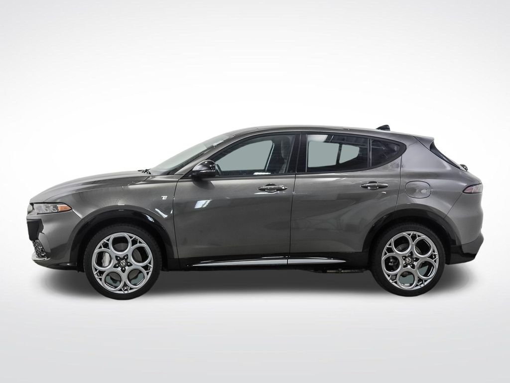 Used 2024 Alfa Romeo Tonale TI with VIN ZASPATCW8R3031932 for sale in Minneapolis, Minnesota