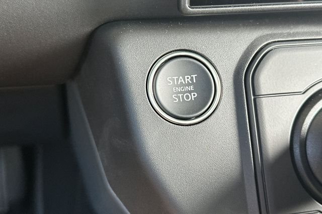 New 2026 Fuji White Land Rover X-Dynamic SE image 21